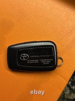 Oem 2019-22 Toyota Highlander Smart Keyless Entry Remote Fob -lot Of 2- Hyq14fbc