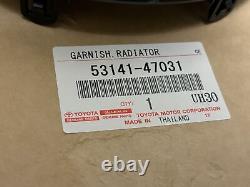 Toyota Genuine Highlander Avalon Prius RAV4 Front Grille Emblem 53141-47031 OEM