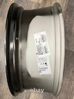 Toyota Grand Highlander 2024 95712 OEM wheel rim 20 x 8 Med Hyper Silver