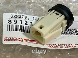 Toyota Highlander Automatic Light Control Sensor 89121-30020 OEM Genuine