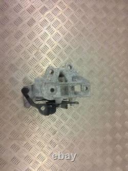 Toyota Highlander XU70 2021 Petrol 0kW Engine mount bracket SKE24750 19982